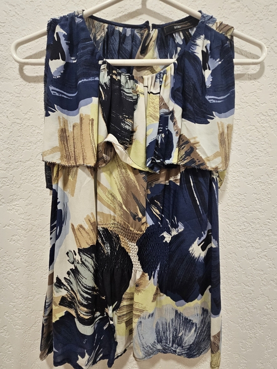 BCBGMaxAzria Tops - BCBGMaxazria Navy & Neutral Brushstroke Sleeveless Blouse With Open Back